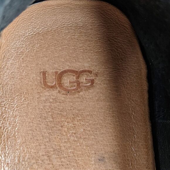 UGG™ Aven Suede Driving Moccasin - Picture 8 of 14